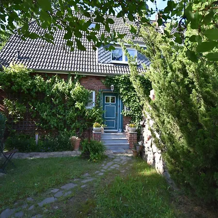 Peaceful In Ostseebad With Terrace Boltenhagen